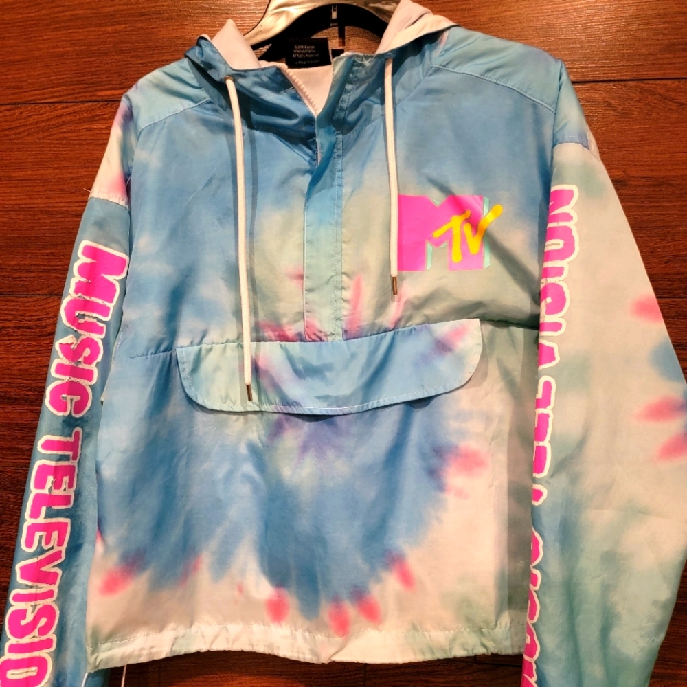 MTV women's Wind Breaker Size XL